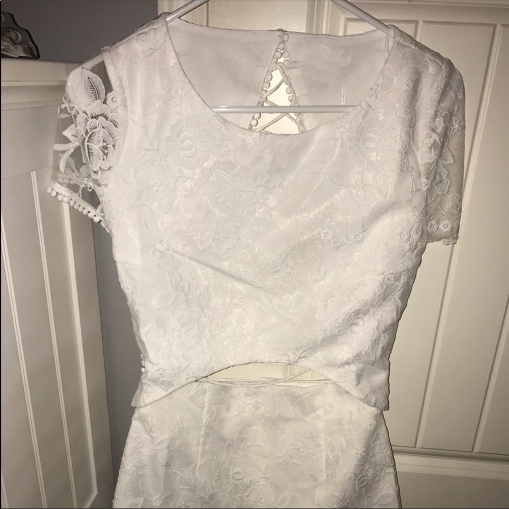 white lace floral dress - Picture 4 of 5